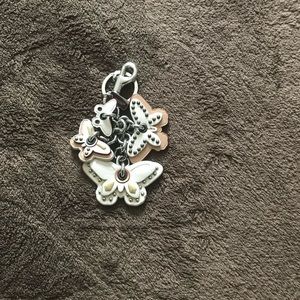 Coach key fans. Lobster & starfish sold.